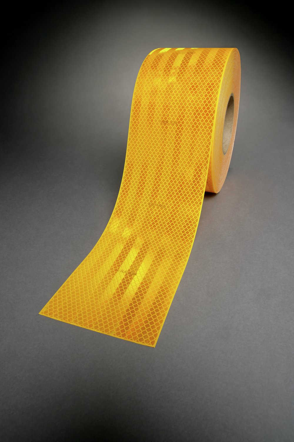 7000129360 - 3M Diamond Grade Linear Delineation System LDS-FO344, Fluorescent
Orange, 34 in x 4 in, 50/Carton